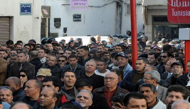 Tunisians protest French meddling in Tunisia
