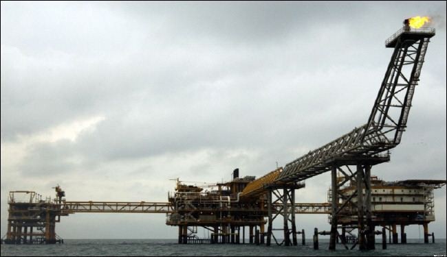 ايران تدعو روسيا للمشاركة بتطوير حقولها النفطية