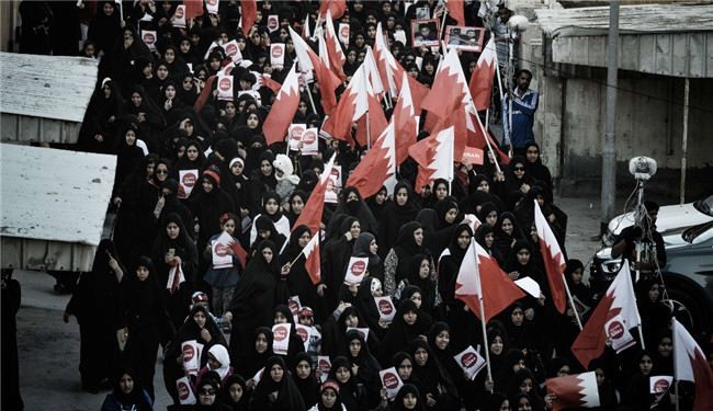سرکوب راهپیمایان بحرینی در میدان لؤلؤه منامه