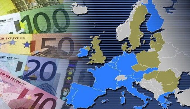تقرير: منطقة اليورو تغرق في الانكماش