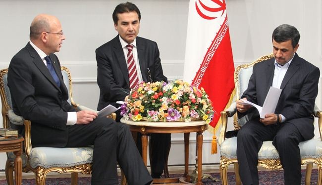 الرئيس الايراني: الحوار هو الحل لمشاكل الانسانية