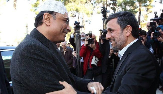 زرداري يختتم زيارته لطهران ويعود لباكستان