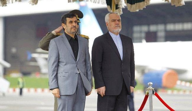 احمدي نجاد يتوجه لكراكاس لحضور تشييع تشافيز