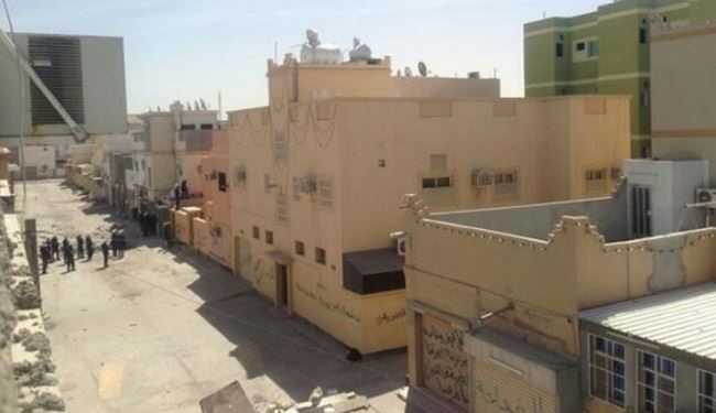 قوات حاكم البحرين تنتهك حرمة المنازل وتتسلق جدرانها