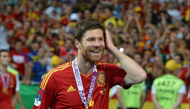 ألونسو يرغب في تجديد العهد مع ليفربول