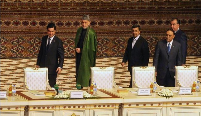 احمدي نجاد يشارك باحتفال عيد النوروز بتركمانستان