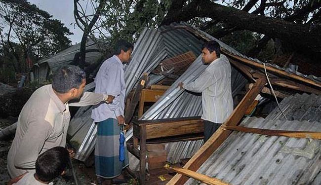 مقتل 20 بنغلاديشيا واصابة المئات باعصار شرقي داكا