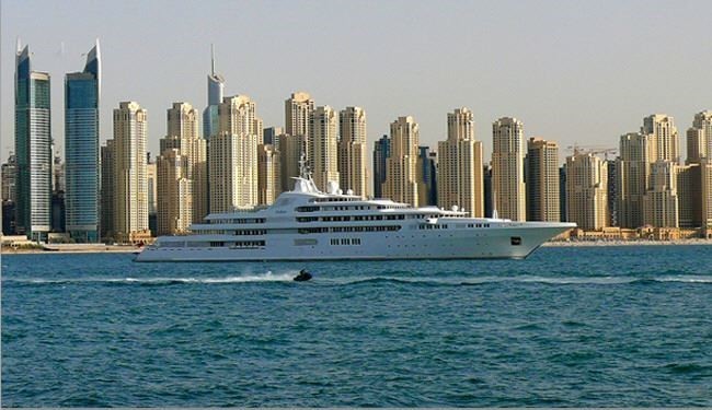 بالصور.. يختا حاكم دبي احدهما بقیمة 350 مليون دولار