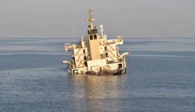 غرق سفينة تركية قبالة سواحل عمان غداة احتراقها