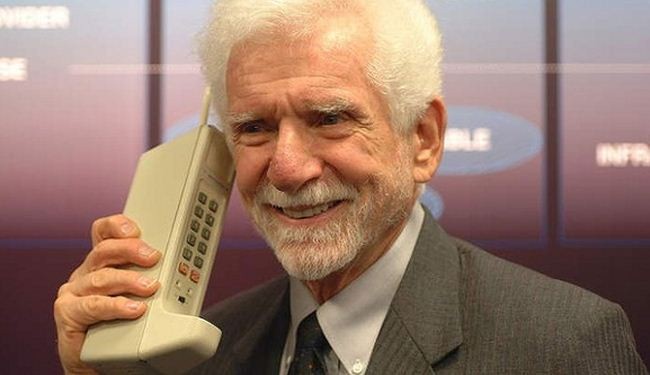 40 عاما على اجراء أول مكالمة بالهاتف المحمول