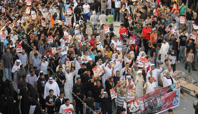 تظاهر ألاف البحرينيين يوم السبت ...