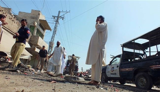Pakistan election convoy bombing kills four