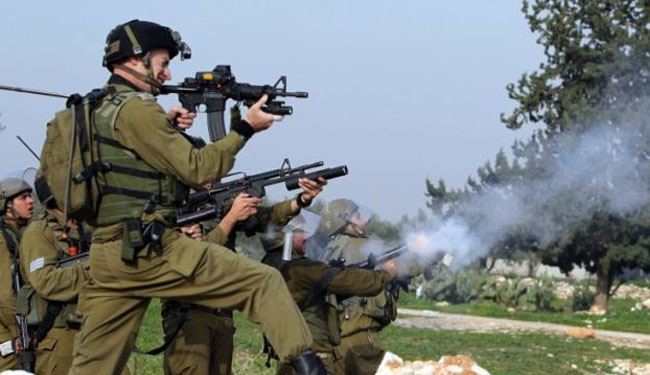 Zionist troops attack Palestinians in Ramallah