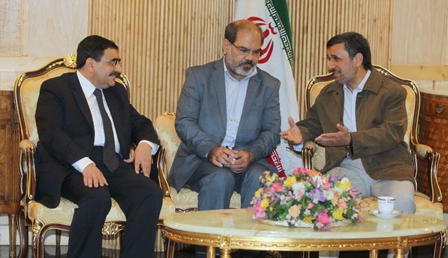 أحمدي نجاد يلتقي مستشار الرئيس المصري