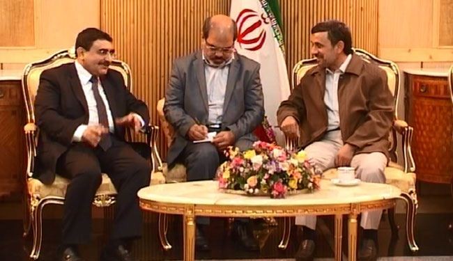 احمدي نجاد ووفد مصري يبحثان تفعيل الرباعية