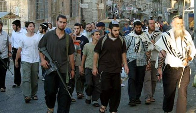 مستوطنون وجنود الاحتلال يهاجمون قرى غرب رام الله