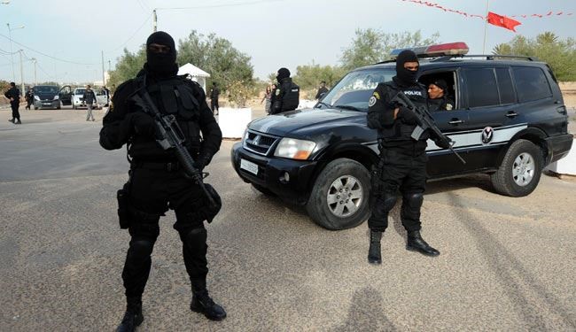 قوات الامن التونسية تلاحق مسلحين قرب الجزائر