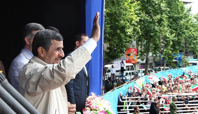 احمدي نجاد: ضغوط الاعداء سترفع عن البلاد مستقبلا