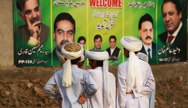طالبان تحذر الباكستانيين من التوجه لمراكز الاقتراع