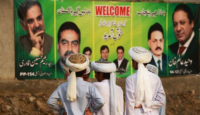 فتح مراكز الاقتراع للانتخابات التشريعية في باكستان