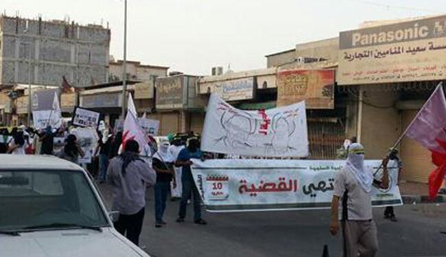 مسيرة في القطيف تطالب بالافراج عن المعتقلين