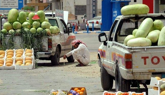 Saudi vegetable seller sets himself on fire