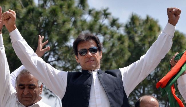 اغتيال عضوة في حزب باكستاني يتزعمه عمران خان