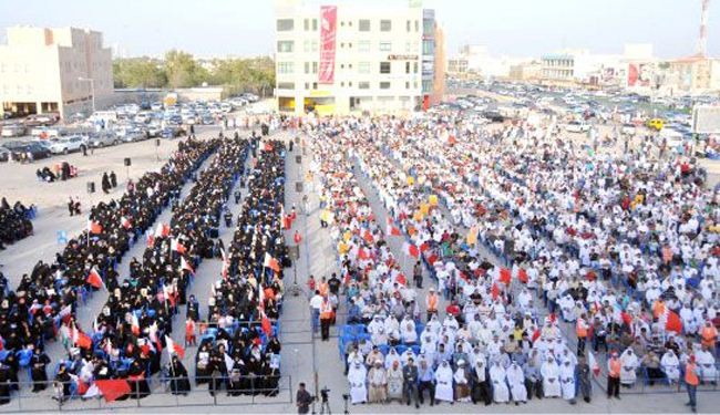 معارضة البحرين تتمسك بالسلمية وتوصيات بسيوني