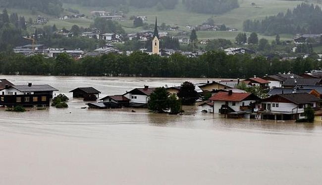 10 قتلى واخلاء الاف المنازل اثر فيضانات في اوروبا