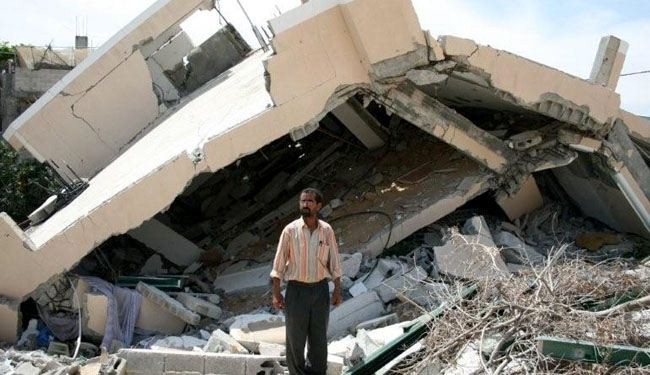 Israeli bulldozers demolish Palestinians' homes