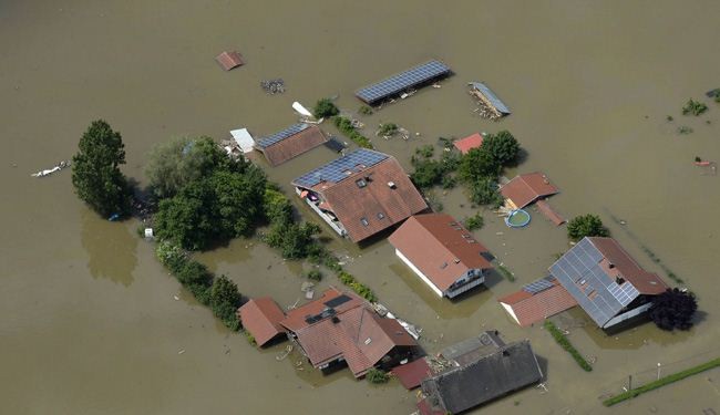 الاف الاشخاص يفرون من الفيضانات في وسط اوروبا