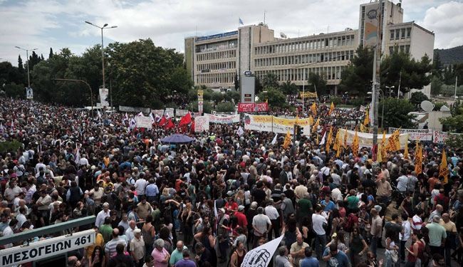 اضراب في اليونان بعد اغلاق التلفزيون والاذاعة