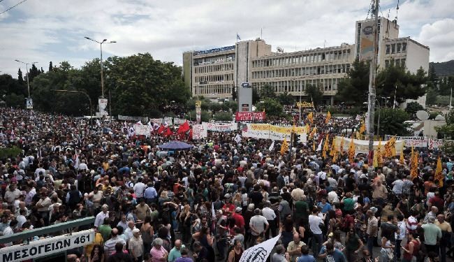 القضاء اليوناني يلغي قرار اغلاق التلفزيون العامين