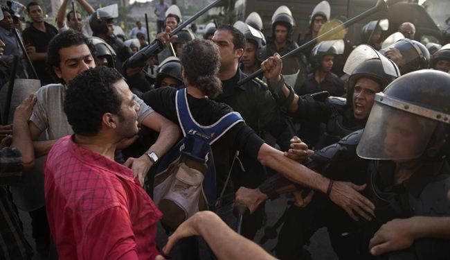 اصابة العشرات بمصر ووزير السياحة يقدم استقالته