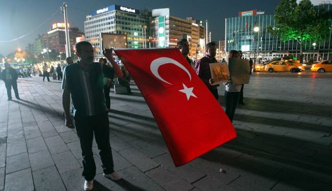 تحصن سکوت در ترکیه ادامه دارد