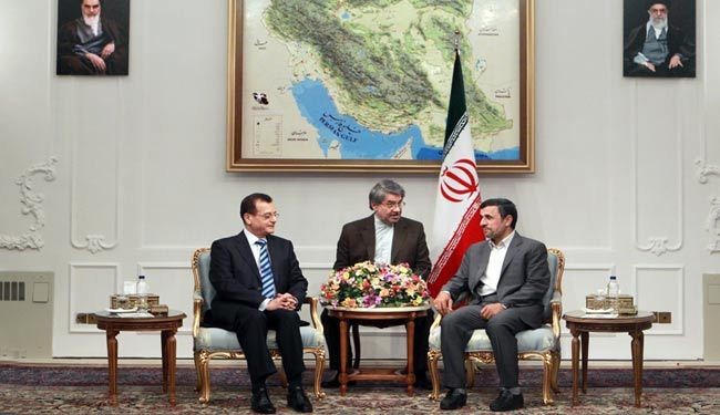 الرئيس احمدي نجاد: الاعداء يسعون للسيطرة على المنطقة