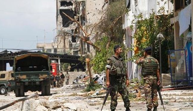 Lebanese army chasing radical gunmen in Sidon