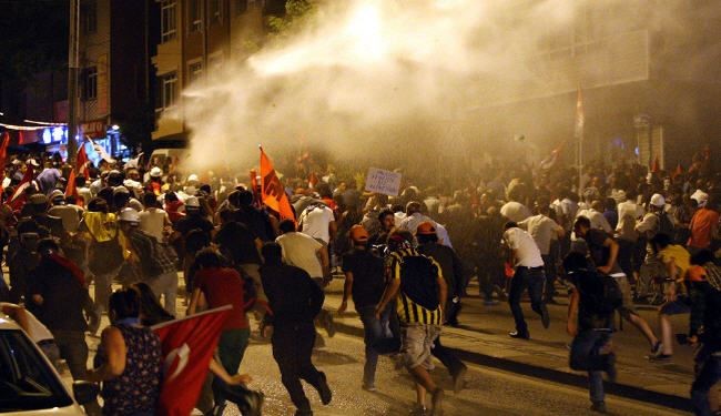 تواصل الاحتجاجات ضد اردوغان في انقرة