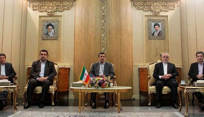 احمدي نجاد: الطاقة تلعب دورا هاما في العلاقات الدولية