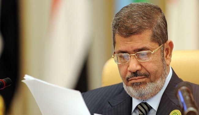 مرسي يدعو لتشكيل حكومة ائتلافية مؤقتة