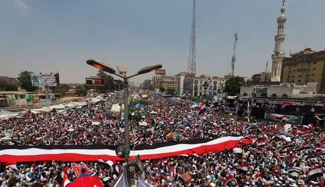 انصار مرسي يتظاهرون وبرلين تطلب الافراج عنه