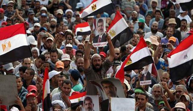 Egypt orders arrest of seven Brotherhood leaders