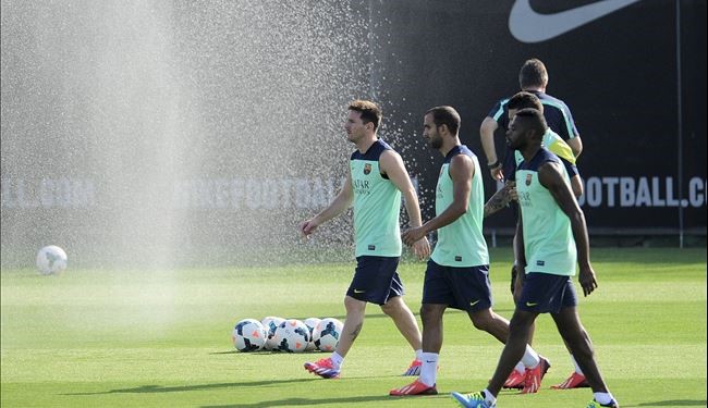 برشلونة يجري أول تدريب له بدون الدوليين