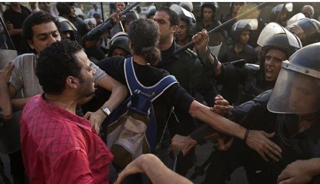 درگيري پليس با طرفداران مرسي در قاهره