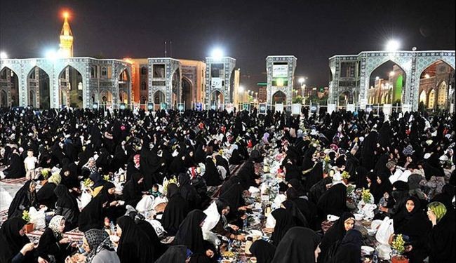 In Picture: Splendid iftar at Imam Reza Shrine