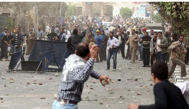Morsi supporters, opponents clash in Cairo