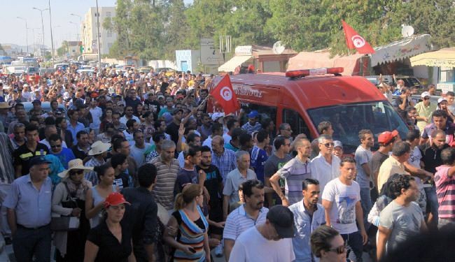 مقتل متظاهر في قفصة بوسط غرب تونس