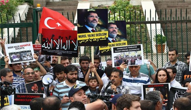 مقام مصری: بازگشت مرسی به قدرت، توهّم است