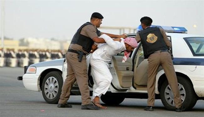 Saudi police raid houses in Awamiya