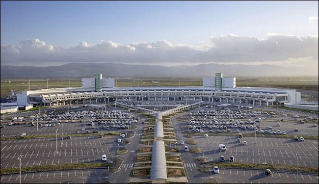 حريق يشب بمطار الجزائر يعطل حركة الطيران لساعتين